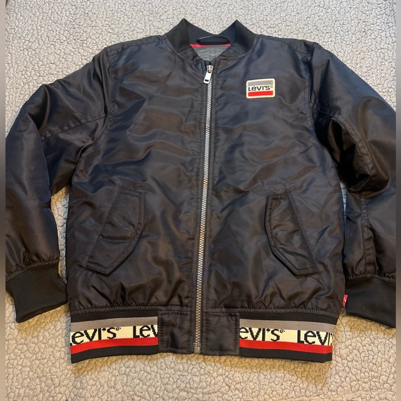 Levi’s Big Boys Bomber Jacket Black And Red Graphic Print Logo Size Small 8-10 Y - Picture 2 of 13